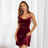 Minivestidos ajustados de terciopelo fruncido de Raven