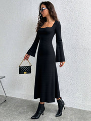 Loose U-neck dress with flared sleeves and tie-back