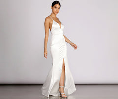 Vestidos de satén con tirantes cruzados Raelynn