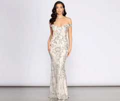 Vestidos con lentejuelas y hombros descubiertos de Clara