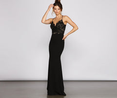 Vestidos de sirena con encaje festoneado de Nicola