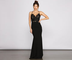 Vestidos de sirena con encaje festoneado de Nicola