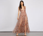 Abendkleid aus plissiertem Tüll mit Gänseblümchen-Print