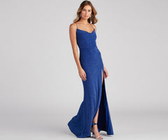 Vestidos formales Alondra con cuello vuelto y brillo metálico