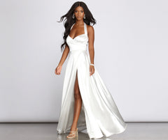 Vestido formal de satén con cuello halter Diana