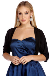 Anspruchsvolle Schönheit – formelles Cover-Up