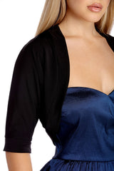 Anspruchsvolle Schönheit – formelles Cover-Up