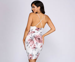 Vestidos midi con cuello vuelto y diseño de pétalos perfectos