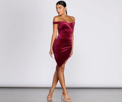 Stay Sweet Samt-Minikleider