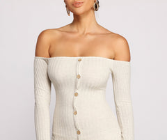 Minivestidos con botones y hombros descubiertos