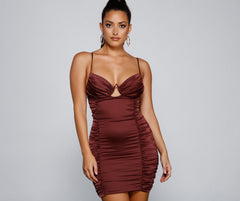 Sparks Fly – Gerüschte Minikleider aus Satin