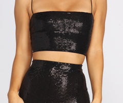 Top corto de lentejuelas para salir de noche