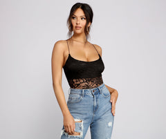 Romantischer Vibes-Bodysuit aus transparenter Spitze