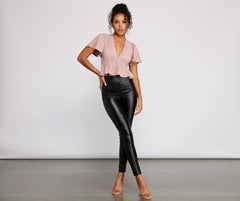 Blusa peplum plisada y elegante