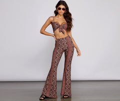 Top con lazo delantero y vibraciones bohemias llamativas