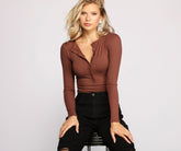 Top Henley de punto acanalado con botones en la parte delantera