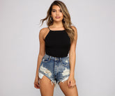 Top corto con cuello halter Basic Vibes