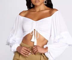 Zeichne mich im bauchfreien Top