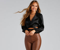 Top con collar de cadena con lazo en la cintura de Satin Dreams