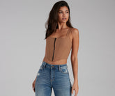 Un top de corsé corto con un aire vanguardista