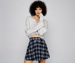 Top corto informal con cuello henley