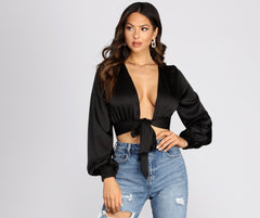 Schickes Satin-Top mit Bindeband vorne