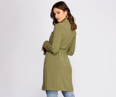 Cosmopolitan Chic Trenchcoat mit Gürtel