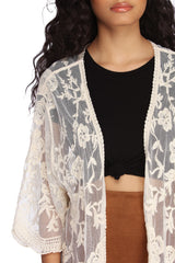 Häkel-Kimono mit Spitze