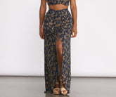 Falda larga fruncida con abertura alta y estampado floral