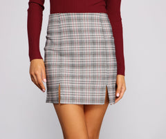 Minifaldas de cuadros con doble abertura y estilo preppy