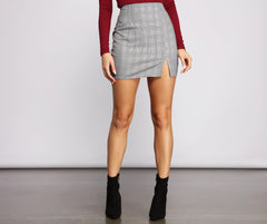 Verspielt wirkende karierte Miniröcke