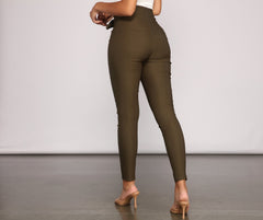 Pantalones con lazo en la cintura, perfectamente elegantes