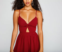 Un mono con frente torcido y aspecto elegante