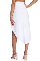 Faldas midi brillantes y tempranas