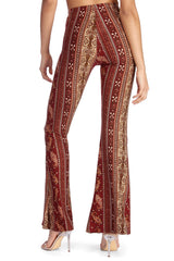 Pantalones acampanados con estampado paisley de Boho Wanderer