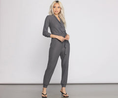 Gemütlicher und schicker gerippter Jogger-Jumpsuit mit Überwurf
