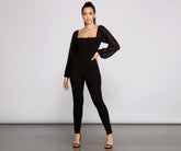 Bereit für meinen Chiffon-Catsuit in Nahaufnahme