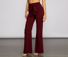 Sealed With Style – Hose mit Bindegürtel