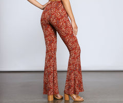 Schicke Hose mit Paisley-Muster und hoher Taille