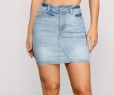 Minifalda vaquera clásica y bonita