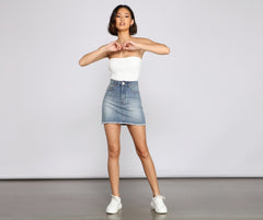 Basic Vibes – Ausgefranste Denim-Miniröcke