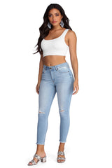 Clara Jeans mit hohem Bund und ausgefranstem Saum