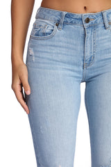 Clara Jeans mit hohem Bund und ausgefranstem Saum