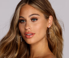 Pendientes de aro con forma de cruz