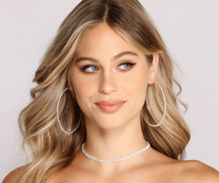 Conjunto de gargantilla y pendientes de aro con diamantes de imitación