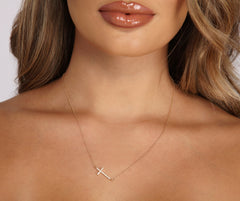 Collar de cadena delicada con dije de cruz de diamantes de imitación