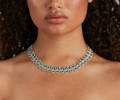 Statement-Halsband mit Strasssteinen und Blättern