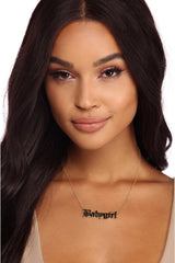 Collar con escritura delicada para niña