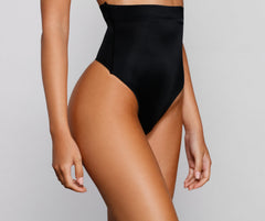 Tanga moldeadora de cintura alta con silueta elegante