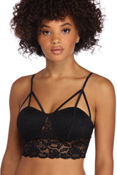 Lang geschnittenes Bralette mit Käfig-Spitze